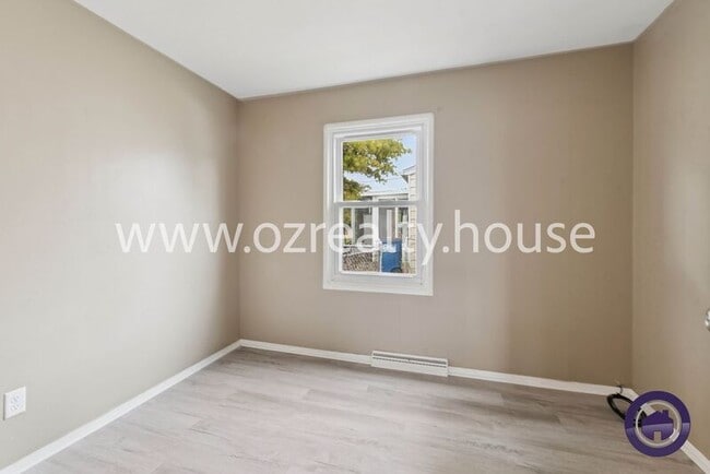 Building Photo - 617 Whitlock Ave