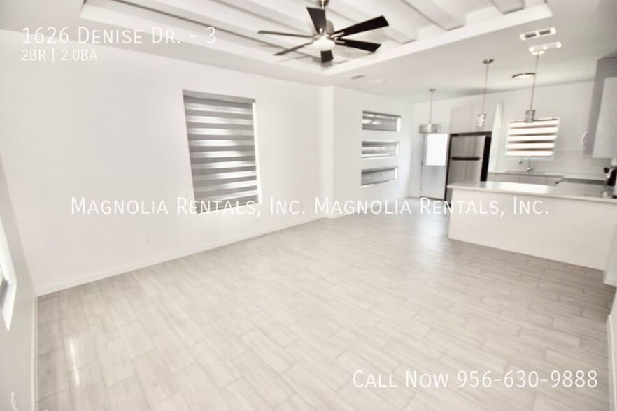 Building Photo - 1626 W Denise Dr