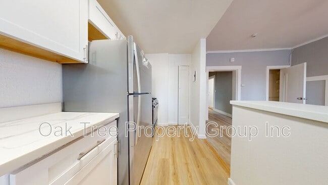 Building Photo - 144 Grand Ave