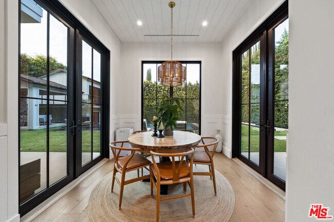 Building Photo - 15645 Woodvale Rd