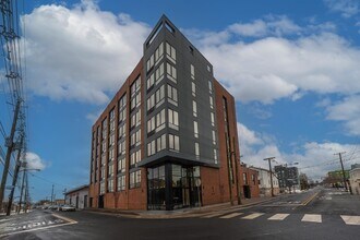 Building Photo - 1 Mallory Ave