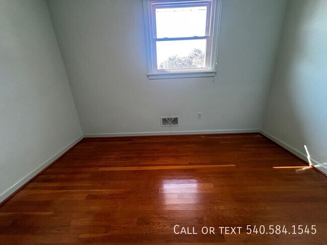 Building Photo - 1511 Narcissus St