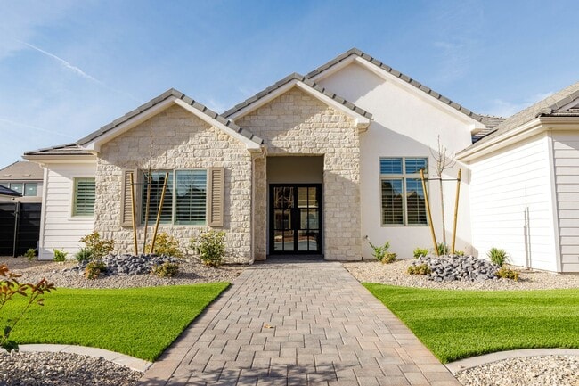 Building Photo - Beautiful single story with 4 bedrooms close to Crimson High School