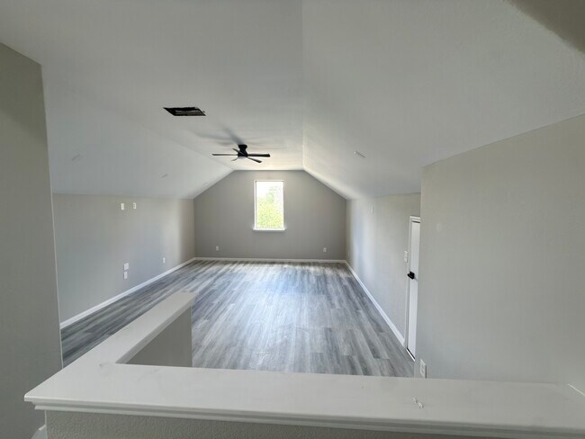 Building Photo - 9413 Savannah Holly Dr