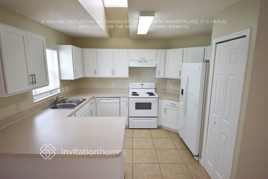 Building Photo - 422 Flamingo Ct