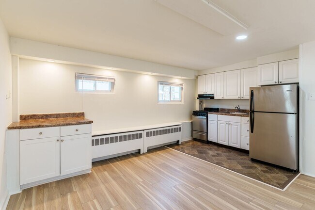 Building Photo - 2800 Woodpipe Ln