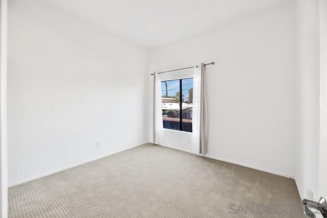 Building Photo - 5170 Clairemont Mesa Blvd