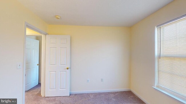 Building Photo - 12021 Calico Woods Dr
