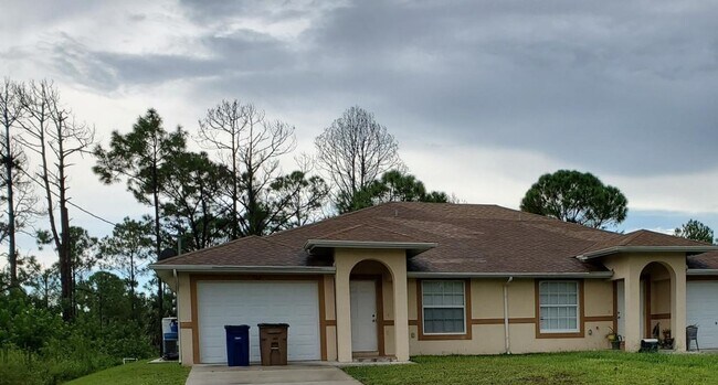 Building Photo - 920-922 Countess Ave