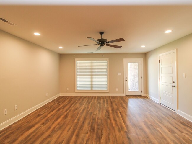 Building Photo - August Rent Special! $125 Rent Credit Per ...