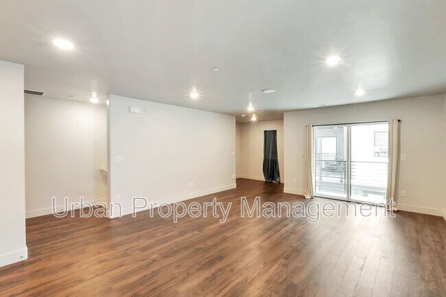 Building Photo - 1590 S 900 W