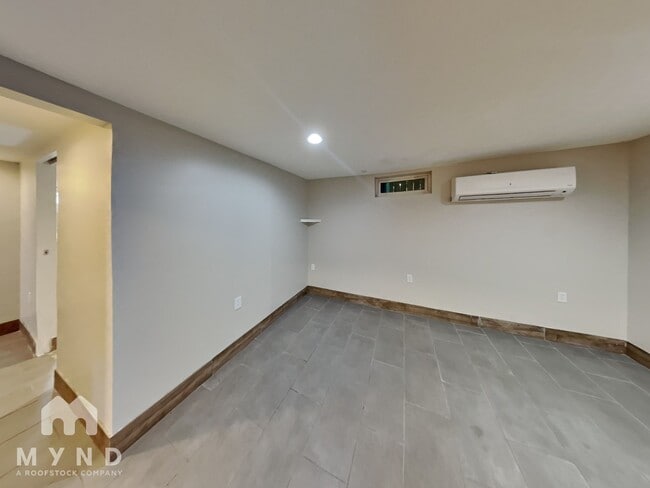 Building Photo - 928 Heyl Ave