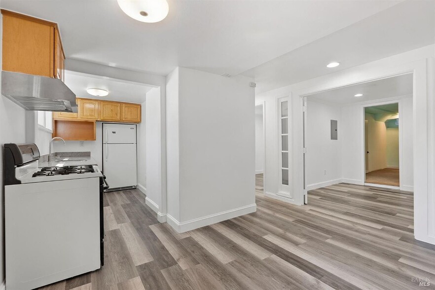 Unit 2 $3100 - 2 Prospect Dr