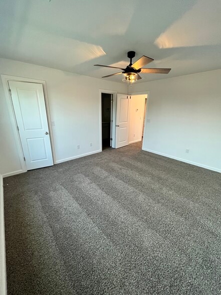 Building Photo - 1335 Eastgate Dr