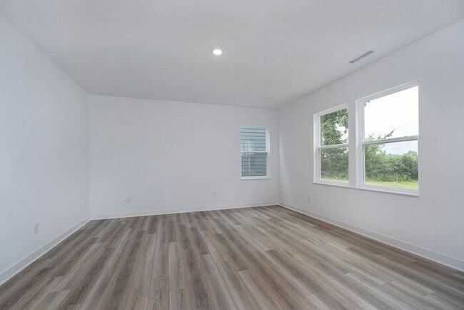 Building Photo - Brand New 5 Bedroom 3 Full Bath in Booming Westfield!