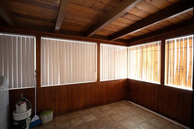 Building Photo - Beautiful Single Story Family Home Centrally Located Minutes From Downtown San Diego