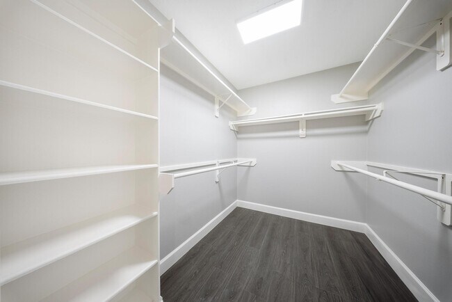 Building Photo - 8311 Sierra Hill Ct