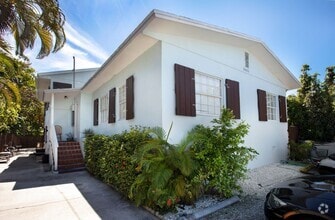 Building Photo - Private 1 bedroom with Bathroom and a Shar...