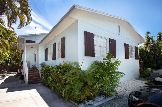 Primary Photo - Private 1 bedroom with Bathroom and a Shar...
