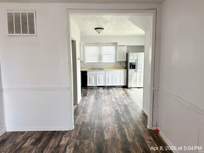 Building Photo - 131 W Lordeman St