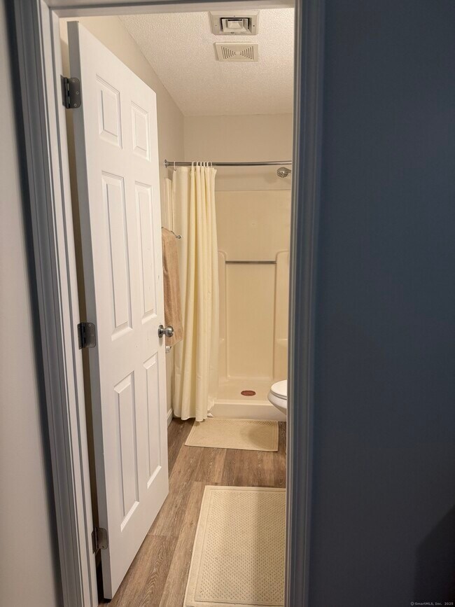 Building Photo - 11 D Riverview Dr
