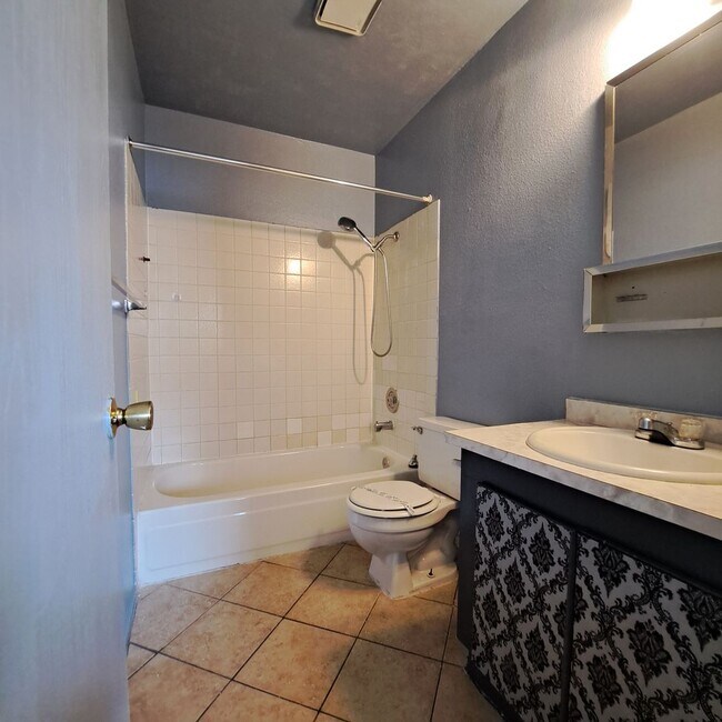 Building Photo - 6975 Dunsbach Way
