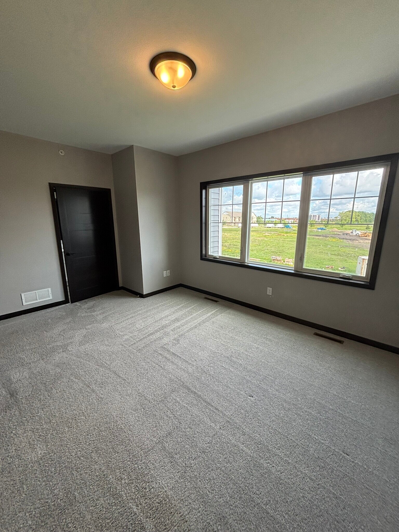 Building Photo - 3064 Bluestem Trl