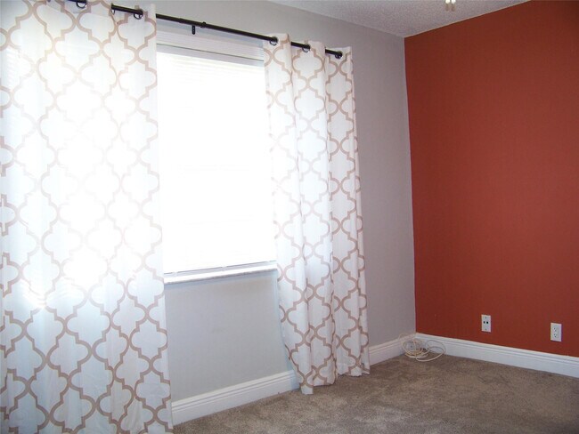 Building Photo - 3218 NW 103rd Terrace