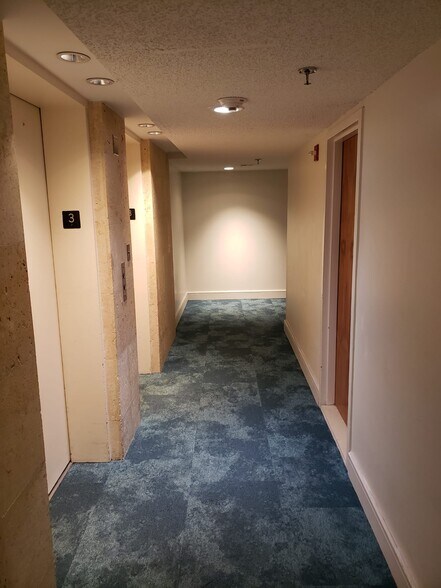 Building Photo - 9300 Bay Harbor Ter