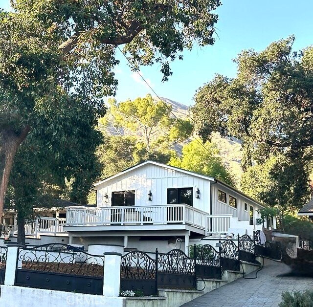 Building Photo - 453 E Grand View Ave