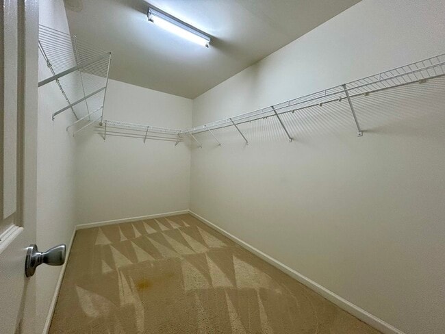 Building Photo - 5915 Parkstone Drive