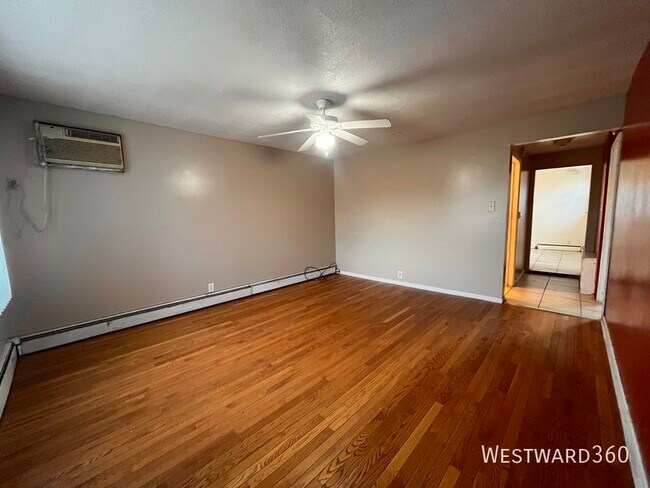 Building Photo - 1622 N 40th Ave