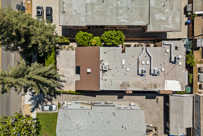 Building Photo - 13006 Moorpark St