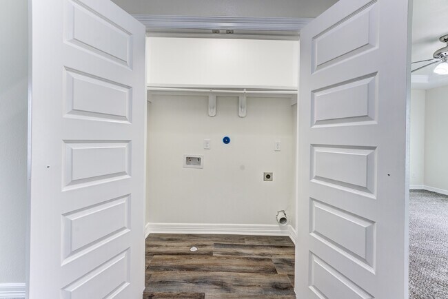 Building Photo - 410 N 4th St