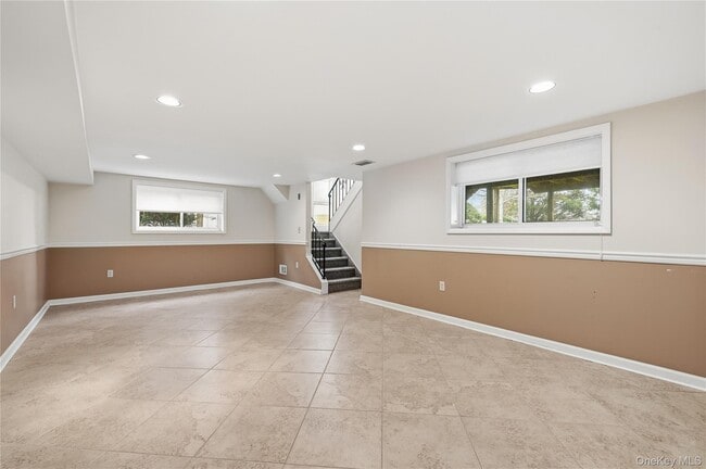 Building Photo - 20 Steuben Dr