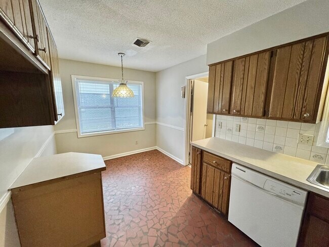 Building Photo - 5129 Kittie Lee Ln