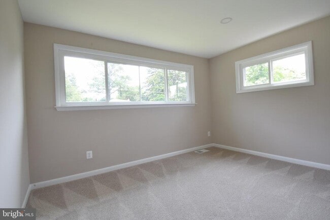 Building Photo - 13602 Athania St
