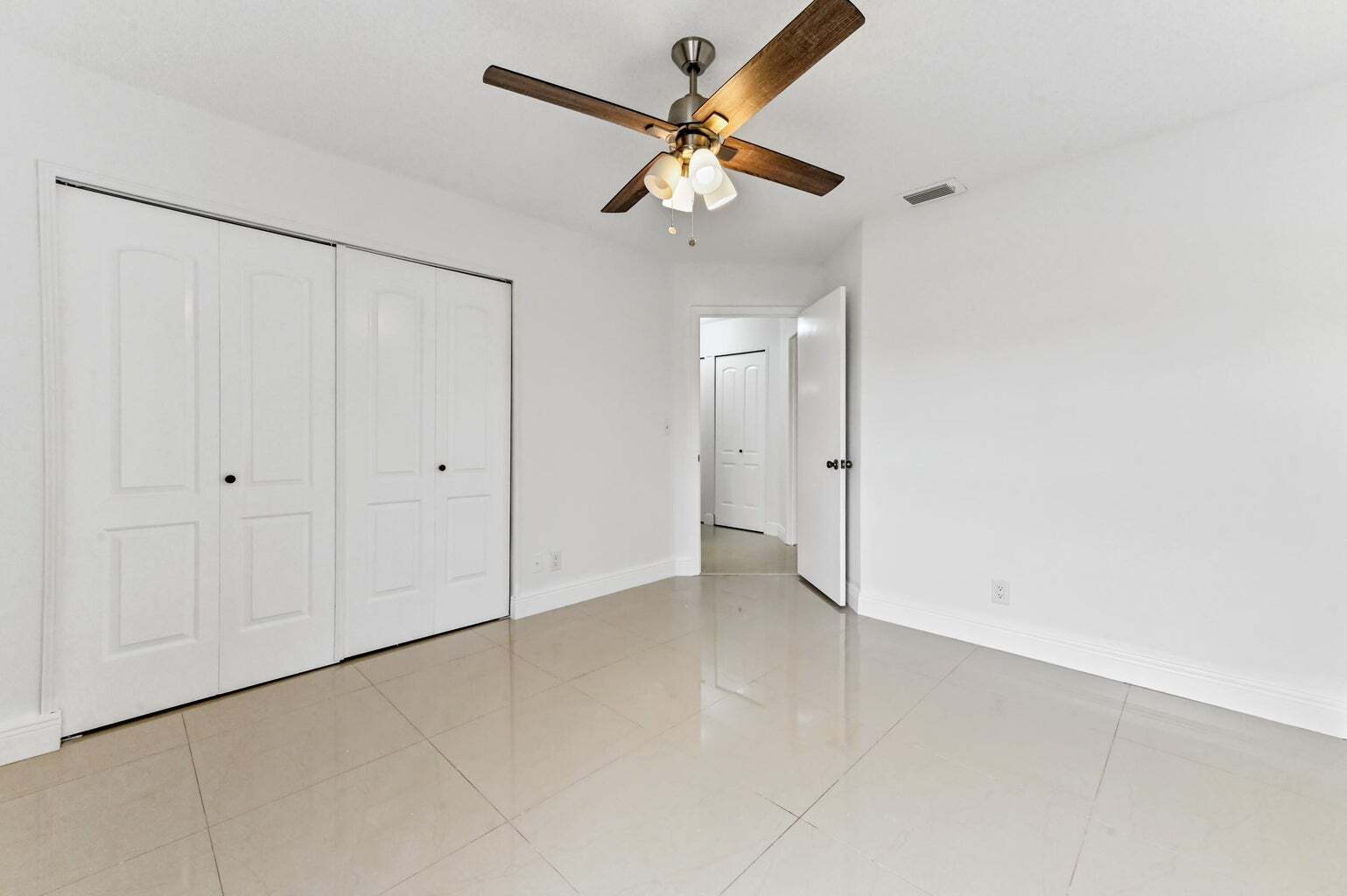 Building Photo - 5421 Helene Cir