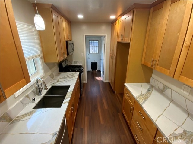 Building Photo - 745 W E St