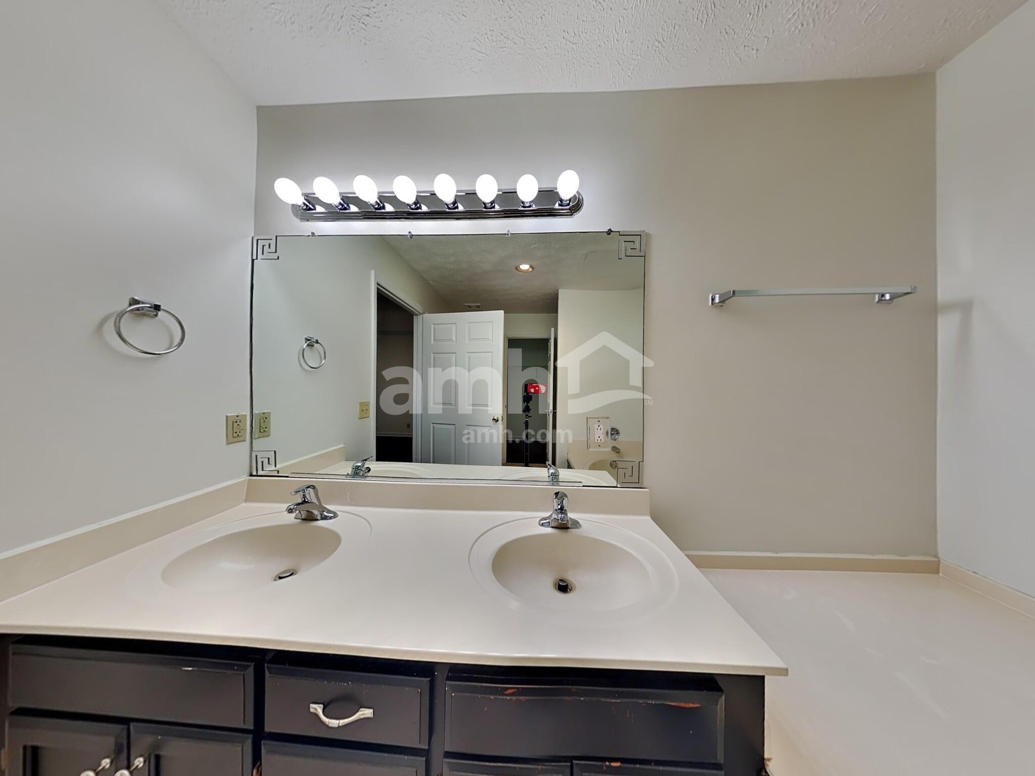 Building Photo - 307 Briarwood Ln