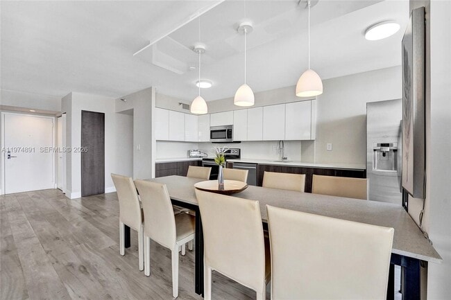 Building Photo - 19101 NE 36th Pl