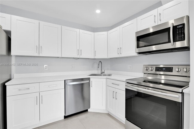 Building Photo - 1770 E Las Olas Blvd