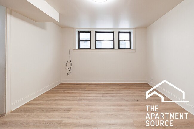 Building Photo - 4112 N Broadway