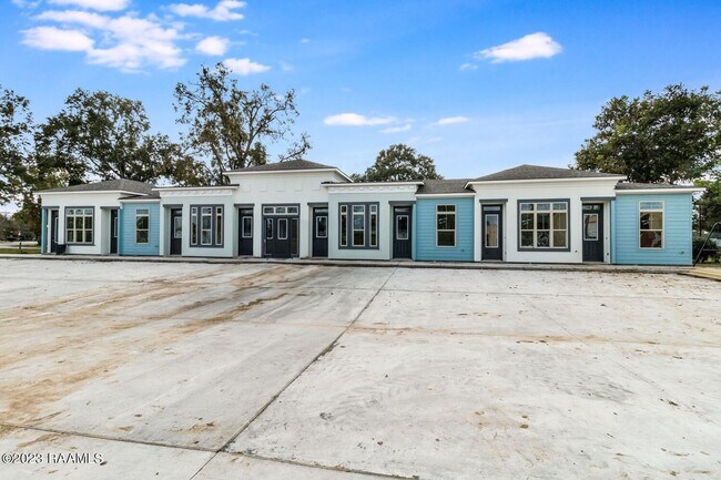 Interior Photo - 508 E Main St