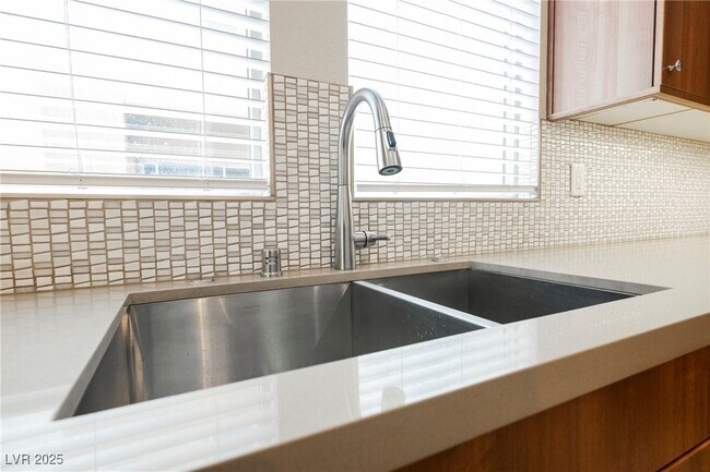 Building Photo - 11262 Cactus Tower Ave