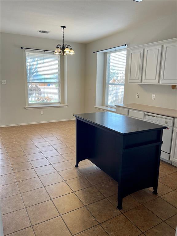 Building Photo - 161 Strawn