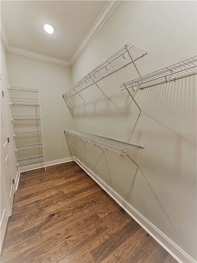 Building Photo - 3175 Crestmont Ct