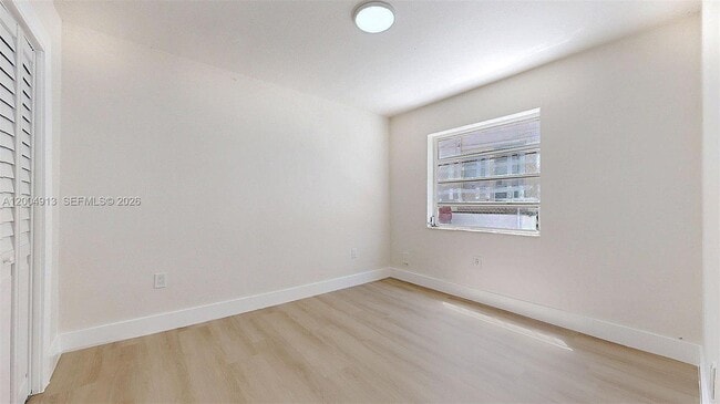 Building Photo - 567 SW 3rd St