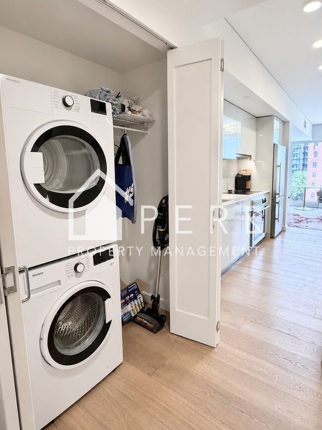 Building Photo - Modern 1 Bed, 1 Bath Condo at Koda