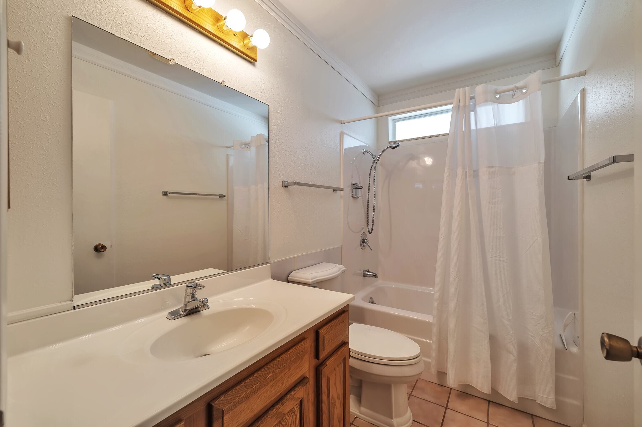 Building Photo - 11040 W Salem Dr